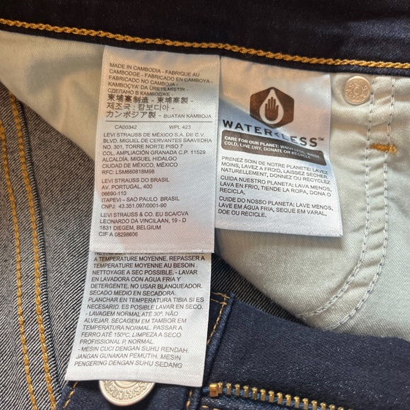 Levis Dark Blue 314 Shaping Straight Women's Stretch Denim Jeans - Picture 6 of 10